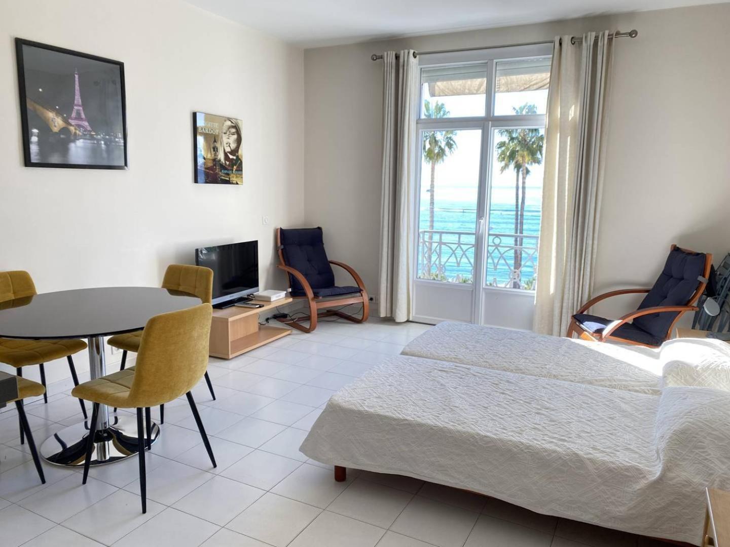 204 - La Croisette - Face Avec Balcon Cannes
